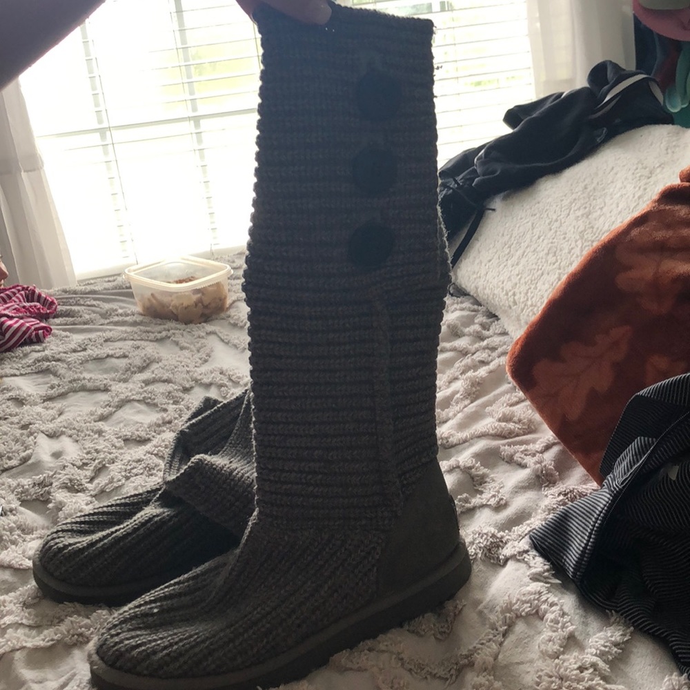 classic cardy dark grey UGG boots - Picture 4 of 4